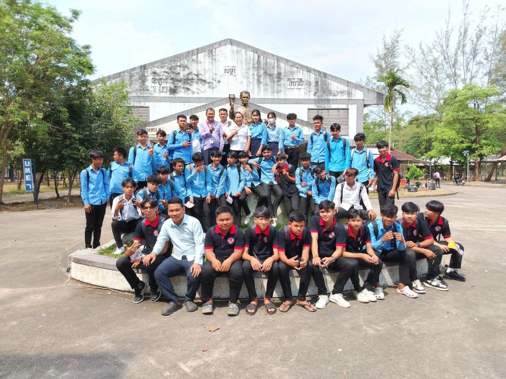 Visits by Students from Sihanoukville General and Technical High School and Bun Rany Hun Sen High School, Phnom&nbsp;Penh